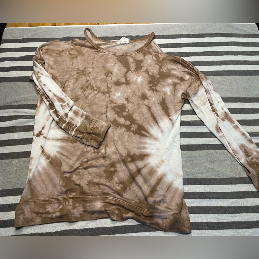 Tie dye long sleeve cutout top women’s SIZE SMALL